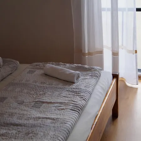 Apartment Emanapartmanok Sarvar *