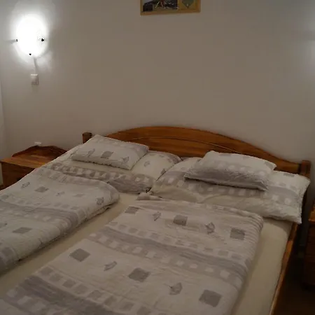 Apartment Emanapartmanok Sarvar *